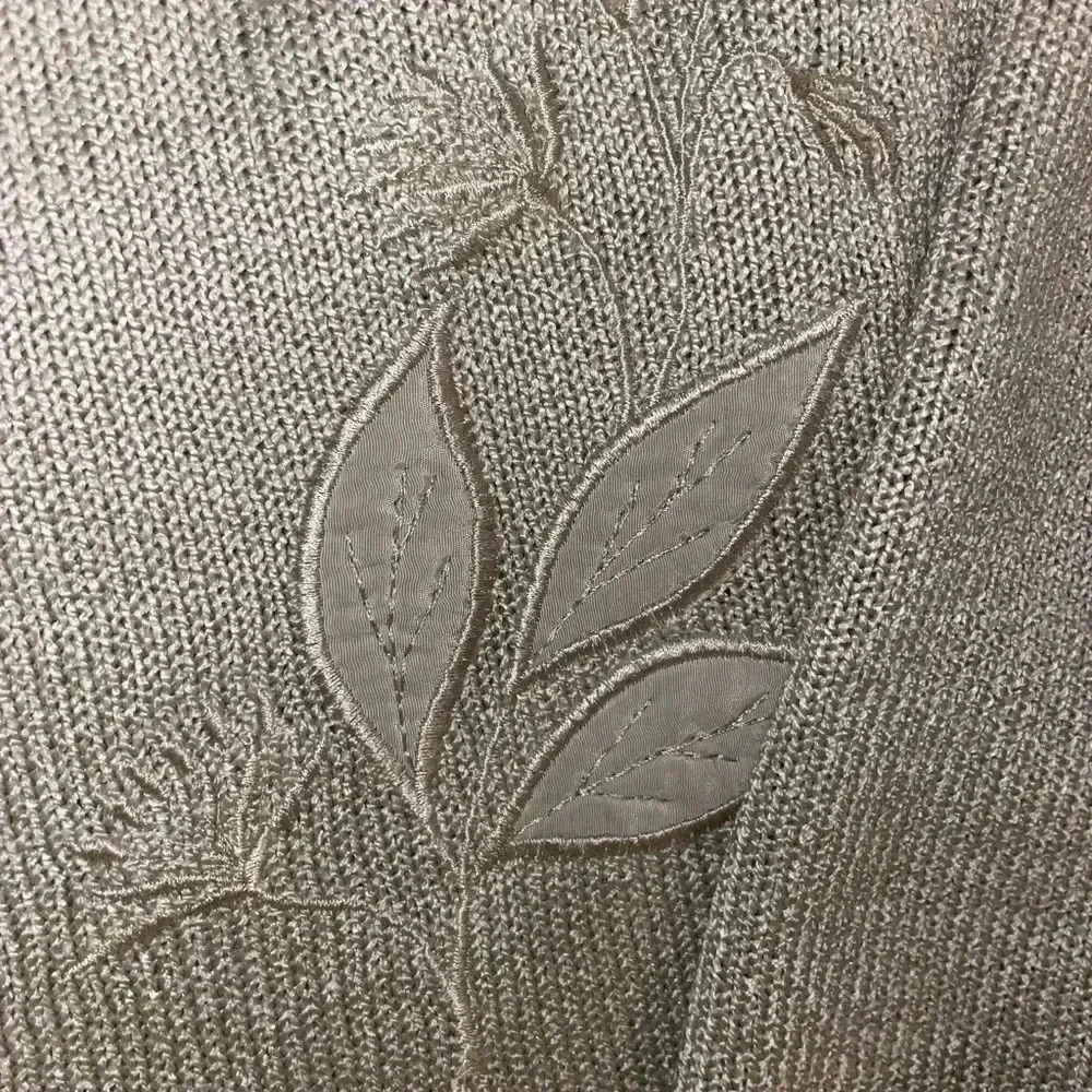 ๐ฅ6/$20 or 10/$40. Future Lady sweater - Picture 2 of 10